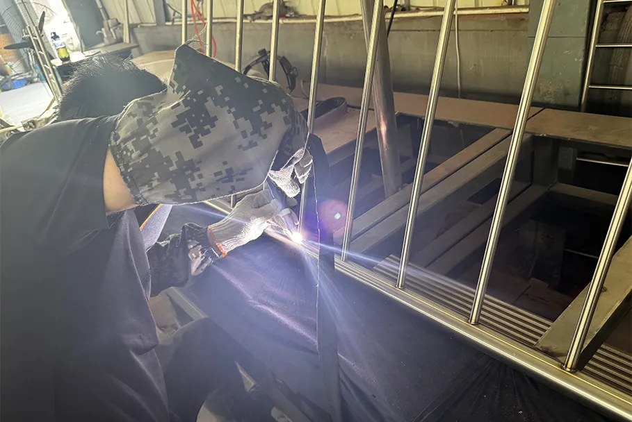 Welded Stainless Steel Tubing & Tube: 304 Stainless, 321, OD/Wall Thickness and Pipe Specs 3 2