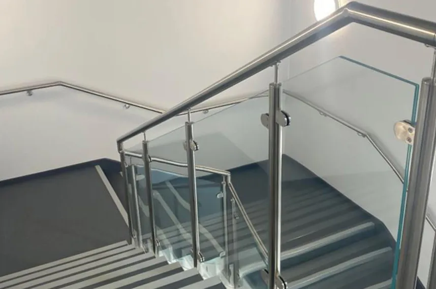 The Definitive Guide to Modern Staircase Railing Designs in 2026 1 Glass SS Railing