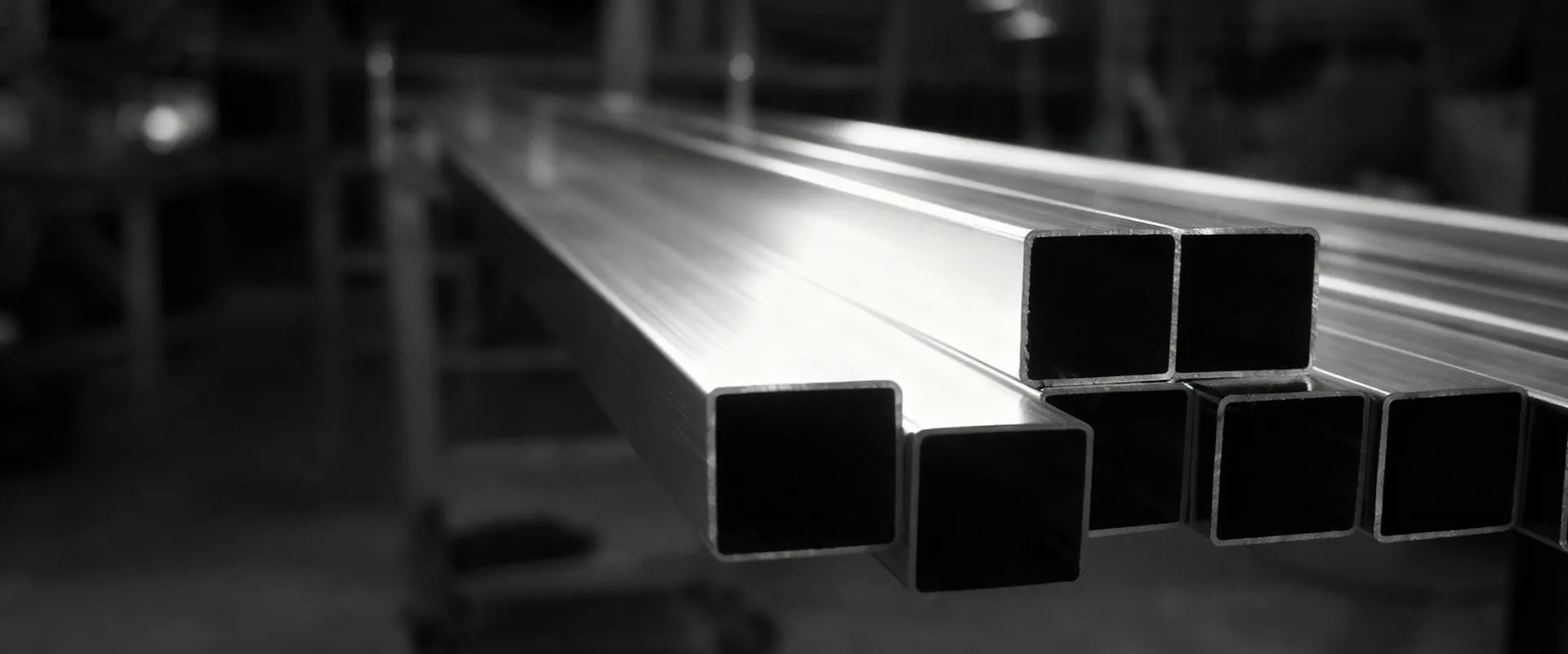 أنبوب الفولاذ المقاوم للصدأ المربع