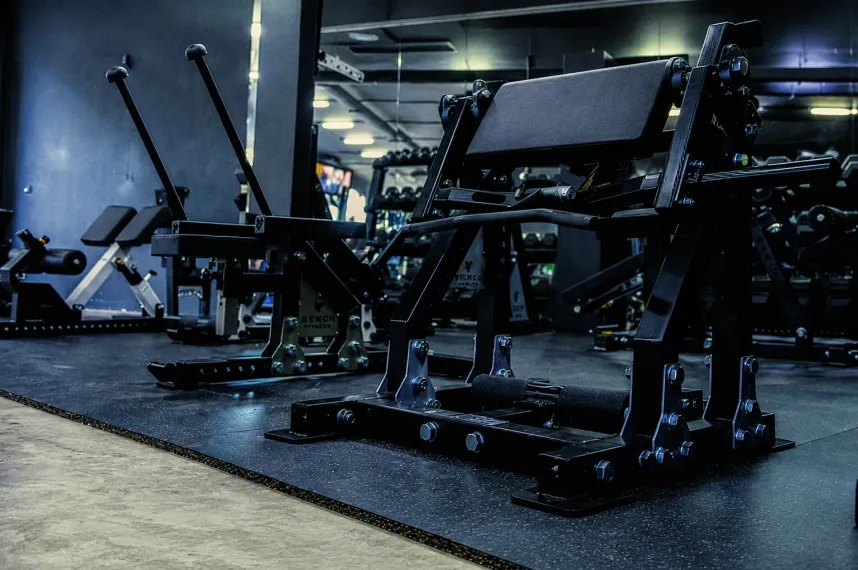 commercial-gym-equipment-upright-post